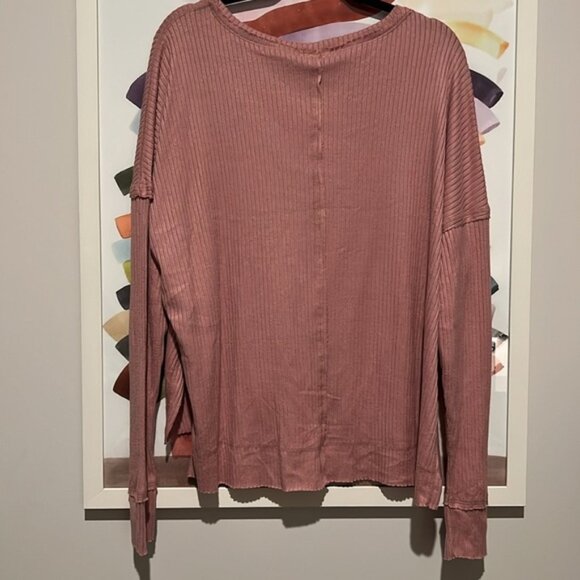NWT Oversized Ribbed V-Neck Cuff Sleeve Tee! Pink. Side slits. Valentine - Picture 7 of 7